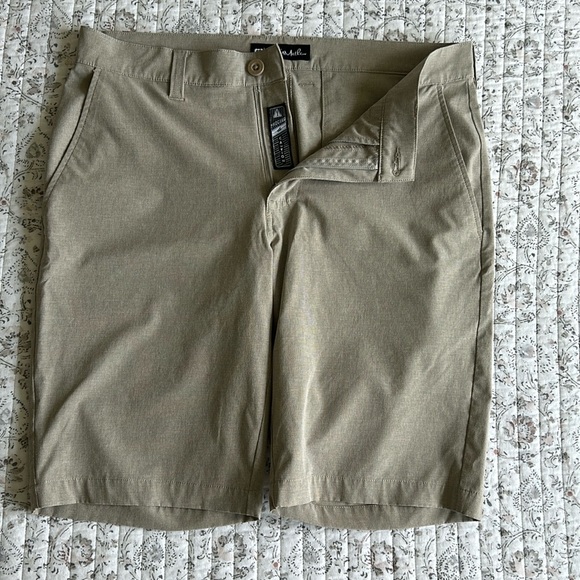 Travis Matthew Men’s Short (Light Weight 32) - Barely Used - Picture 1 of 3
